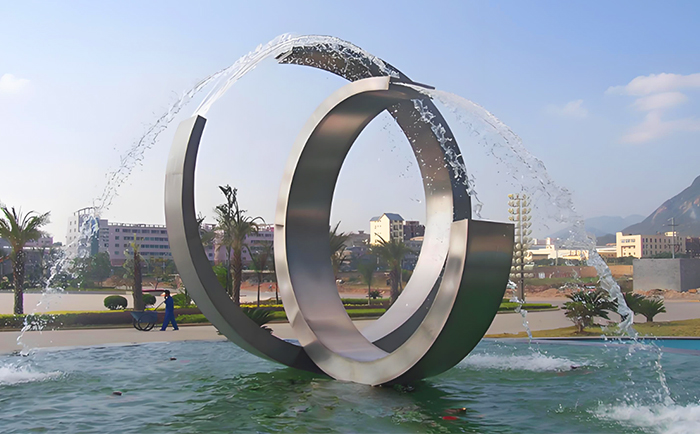 靈動(dòng)水韻，不銹鋼噴泉雕塑的夢(mèng)幻交響