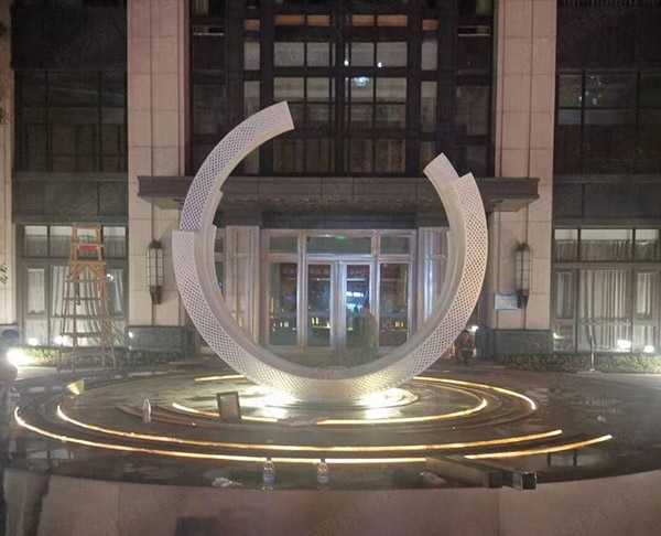 不銹鋼雕塑廠(chǎng)家定制不銹鋼圓環(huán)雕塑