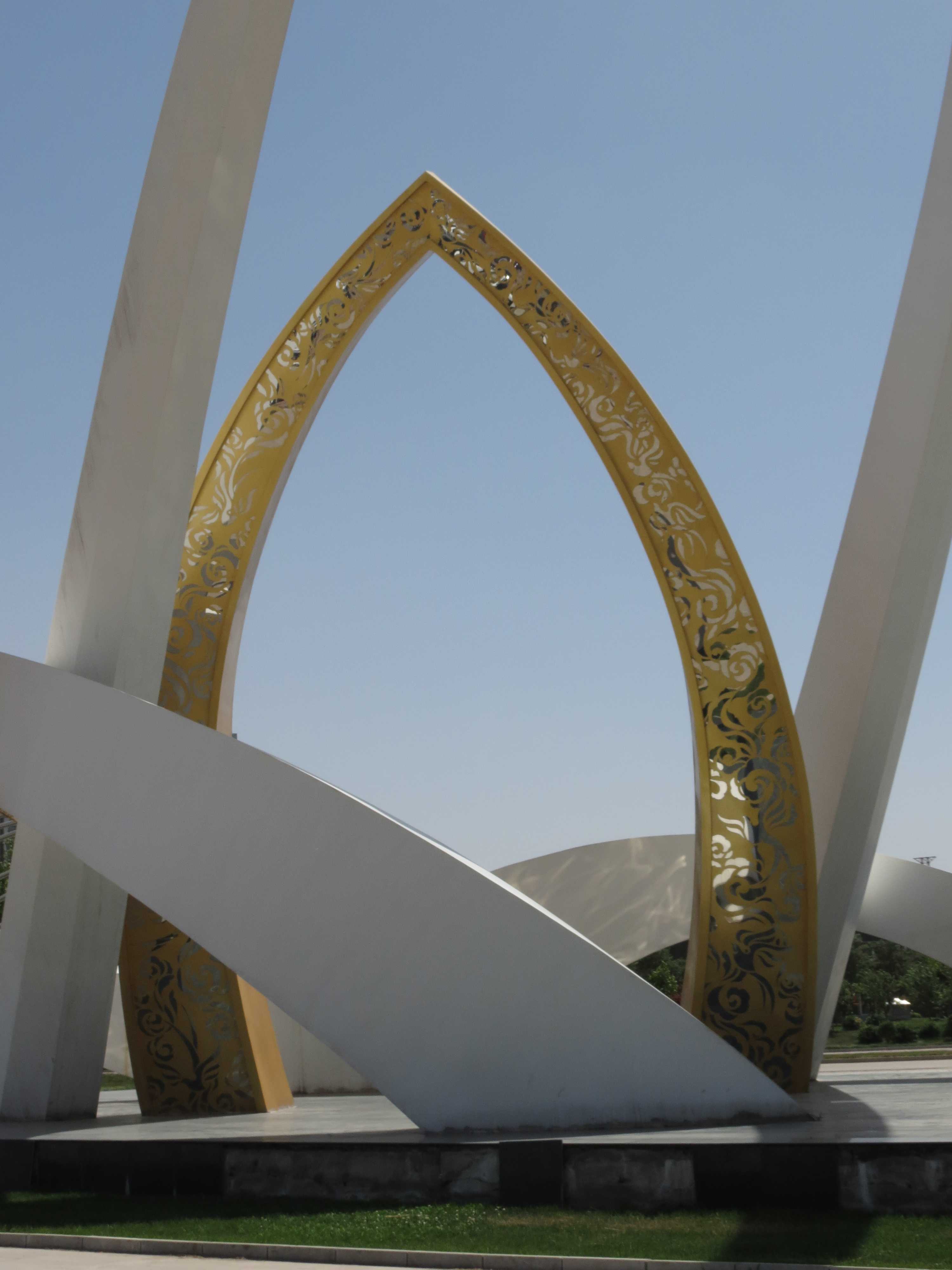 大型不銹鋼雕塑，機(jī)場(chǎng)不銹鋼雕塑，廣場(chǎng)景觀雕塑