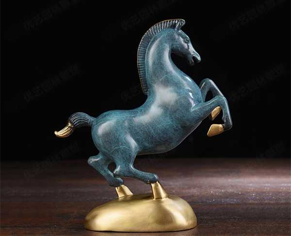 現(xiàn)代家居裝飾中景觀雕塑定制以怎樣的形式出現(xiàn)？