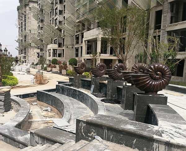 那玻璃鋼雕塑上色的時候要注意什么呢？