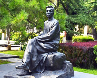 不同場景放置銅雕塑的意義是什么？